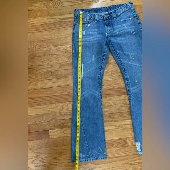True Religion Woodstock jeans, Size 32, Distressed - Picture 10 of 10